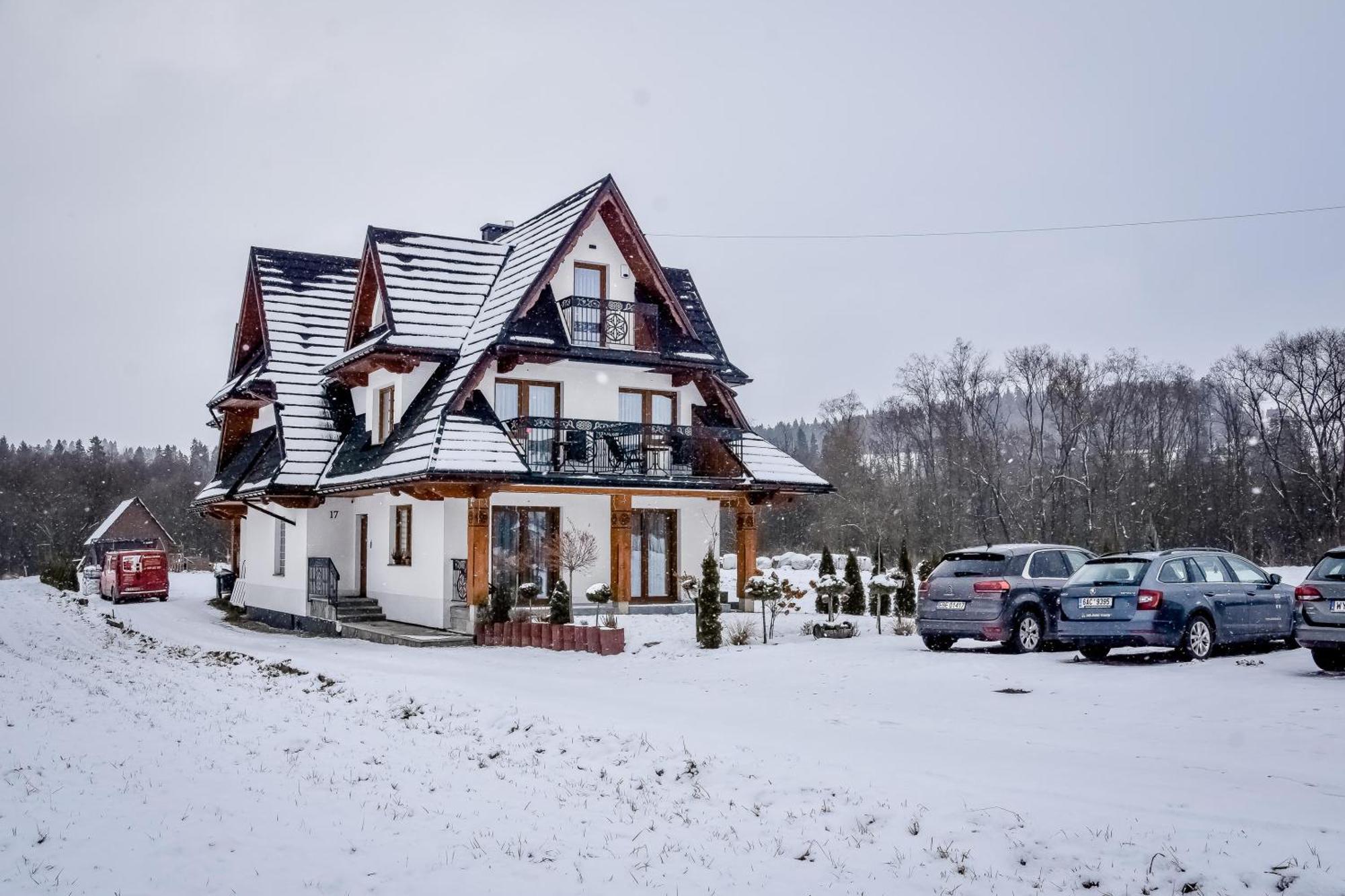 Cicha Woda 300 M Od Goracy Potok I Termy